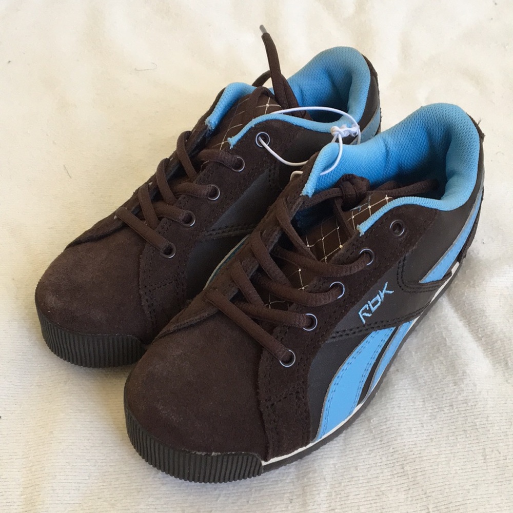 New Reebok (RBK) leather shoes girls size 12.5